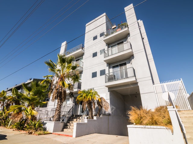 6645 w 86 pl 203 exterior 1